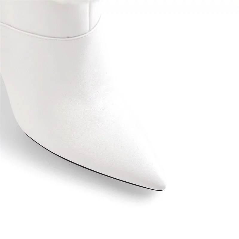 Boots Queen Ovequeen (White)