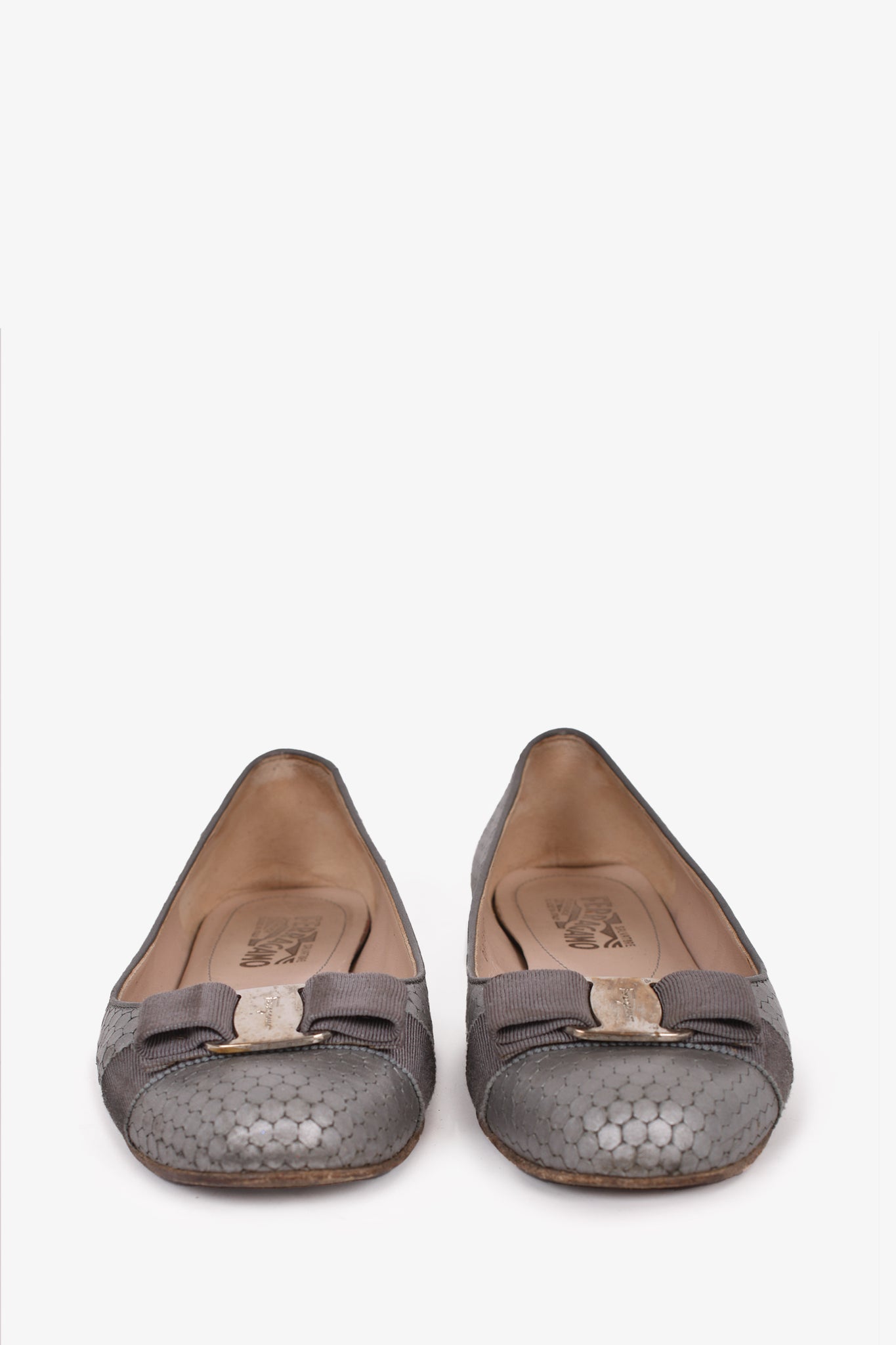 Salvatore Ferragamo Silver Bow Detail Flats Size 8.5